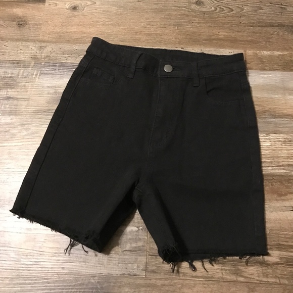 BLACK FINGERTIP LENGTH SHEIN TEEN SHORTS SIZE 12-13 - Picture 1 of 3